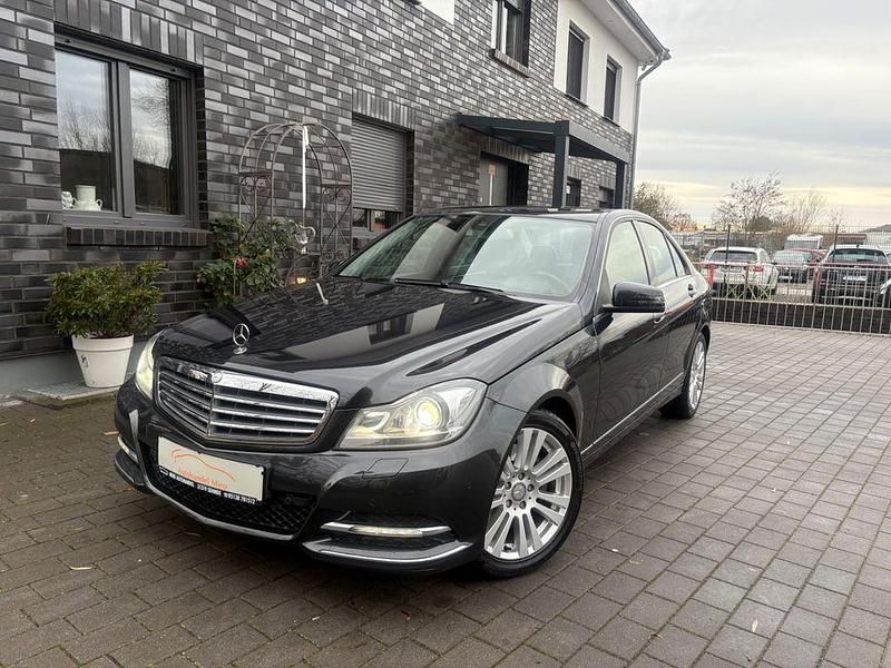 Schwarz Gebraucht 2012 Mercedes C350 Limousine | 14.799 € (Guter Preis) - Bild 1/4