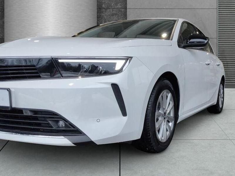 Gebraucht Opel Astra Enjoy 110 PS (80 kW) 2023 Jade weiss/arktis weiss Limousine