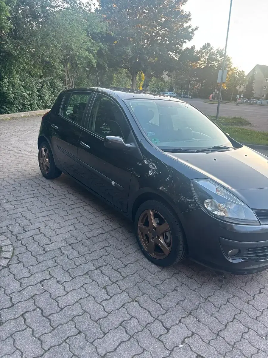 Gebraucht Renault Clio III 75 PS (55 kW) 2012 Schwarz Kleinwagen