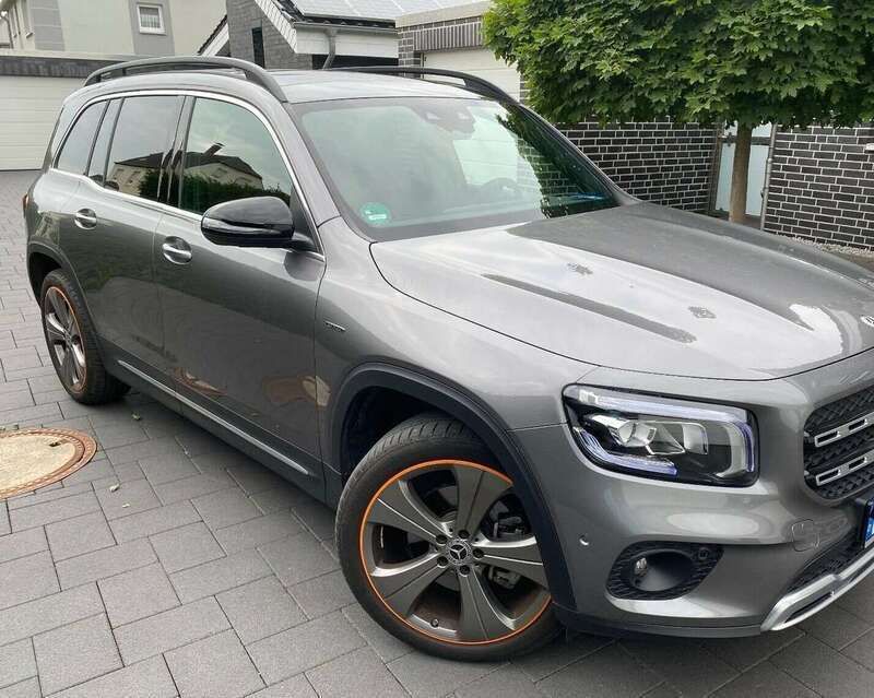 Grau Gebraucht 2020 Mercedes GLB250 SUV | 31.000 € (Superpreis) - Bild 1/4