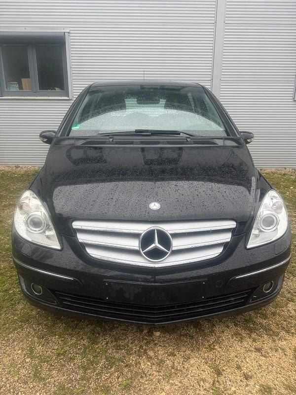 Schwarz Gebraucht 2007 Mercedes B200 Van / Kleinbus | 2.150 € (Fairer Preis) - Bild 1/4