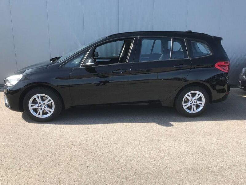 Schwarz Gebraucht 2016 BMW 216 Van / Kleinbus | 13.999 € (Fairer Preis) - Bild 1/4