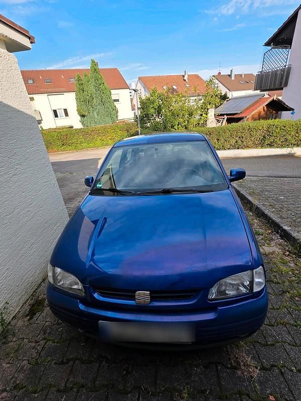 Blau Gebraucht 2000 Seat Arosa Kleinwagen | 950 € - Bild 1/4