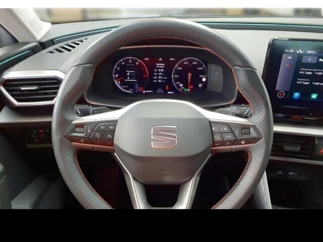 Weiß Gebraucht 2024 Seat Leon FR Limousine | 27.499 € (Fairer Preis) - Bild 1/2