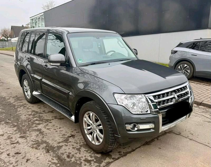 Gebraucht Mitsubishi Pajero 190 PS (139 kW) 2016 Grau SUV