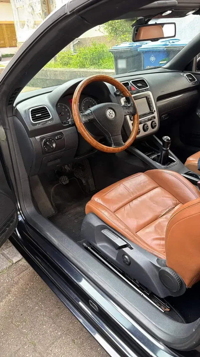 Second-hand VW Eos 150 CP (110 kW) 2007 Negru Cabrio