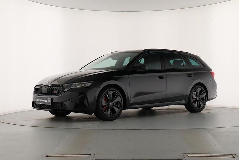 Schwarzmagic perleffekt Gebraucht 2025 Skoda Octavia RS Kombi | 35.489 € (Guter Preis) - Bild 1/4