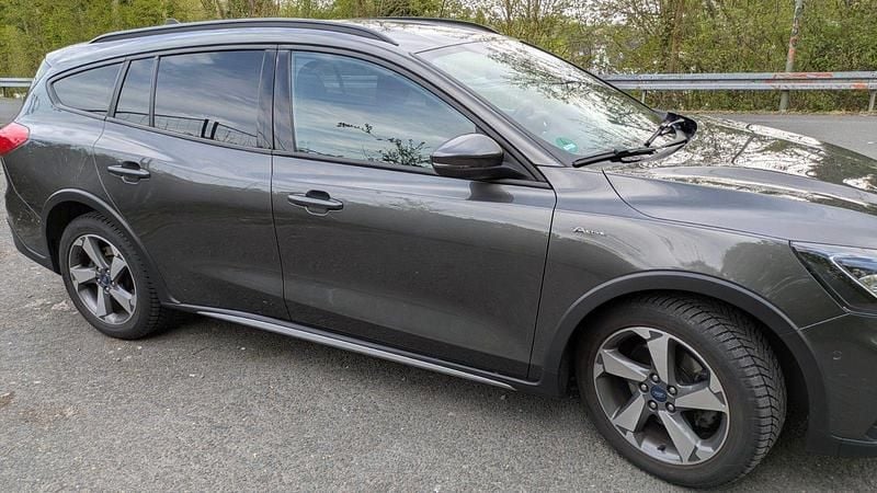 Usado Ford Focus Active 150 HP (110 kW) 2020 Cinzento Carrinha