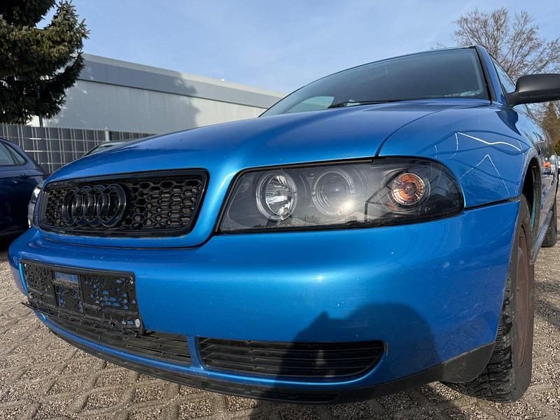Second-hand Audi A4 101 CP (74 kW) 1996 Albastru Berlinǎ