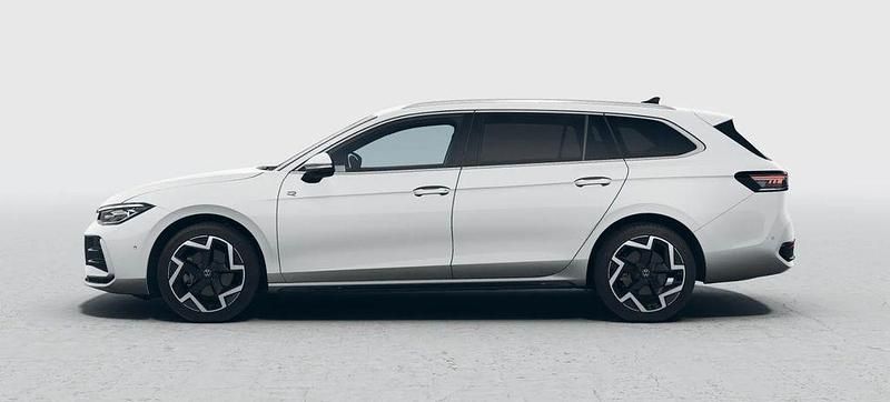 Neu VW Passat R-line 150 PS (110 kW) 2026 Weiß Limousine