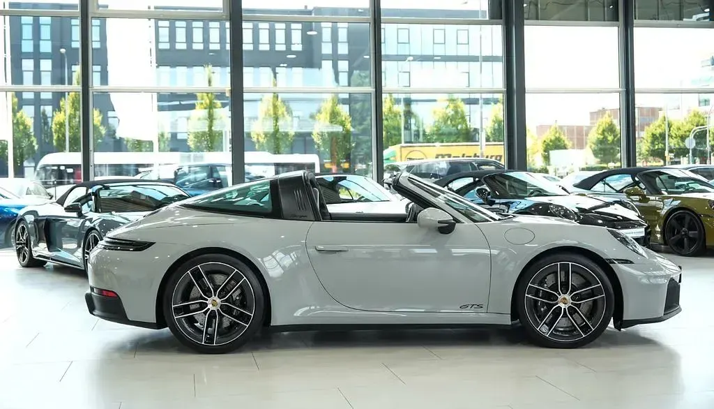 Gebraucht Porsche 992 Sport 541 PS (397 kW) 2024 Grau Cabrio