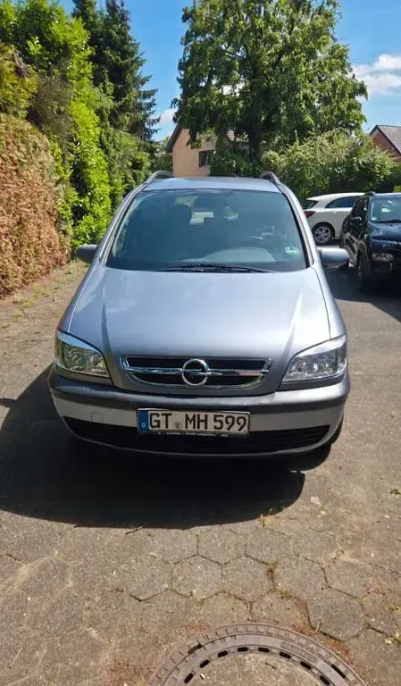 Gebraucht Opel Zafira 125 PS (91 kW) 2004 Silber Van / Kleinbus