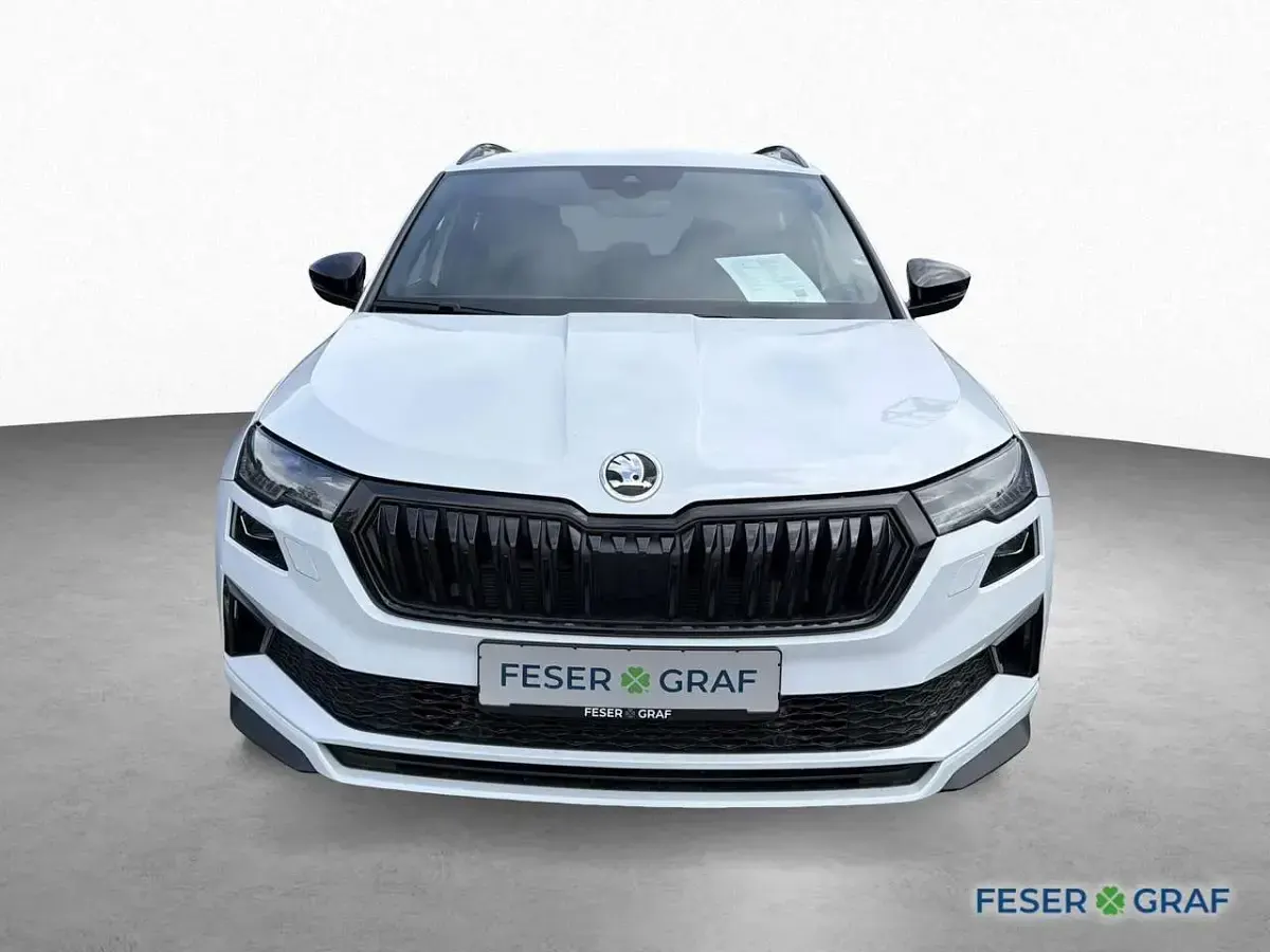 Gebraucht Skoda Karoq SportLine 150 PS (110 kW) 2025 Moon weiss perleffekt SUV