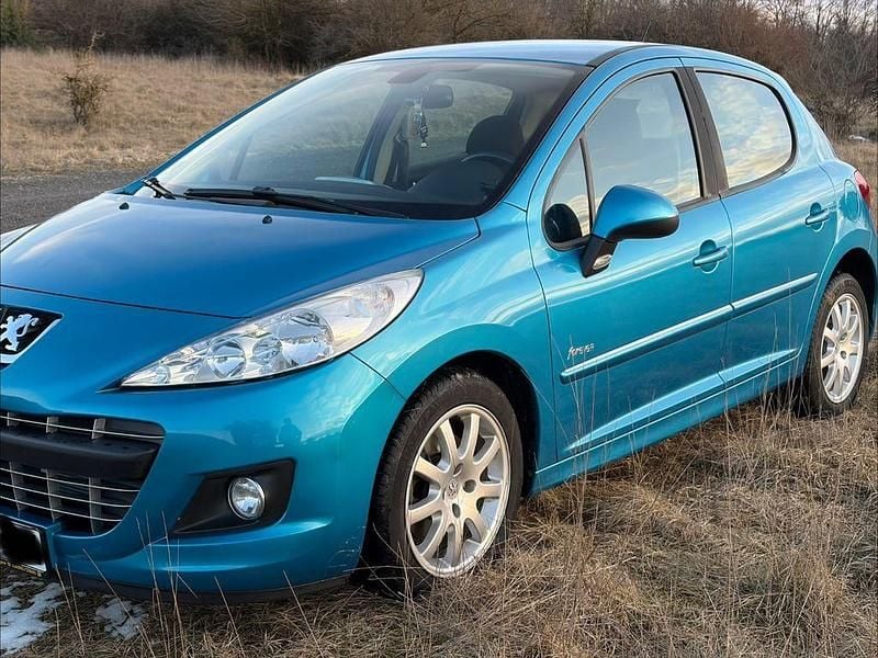 Gebraucht Peugeot 207 Forever 95 PS (69 kW) 2012 Blau Limousine