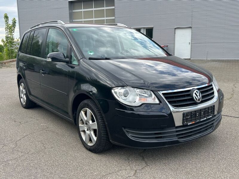 Schwarz Gebraucht 2009 VW Touran Van / Kleinbus | 3.000 € (Guter Preis) - Bild 1/4
