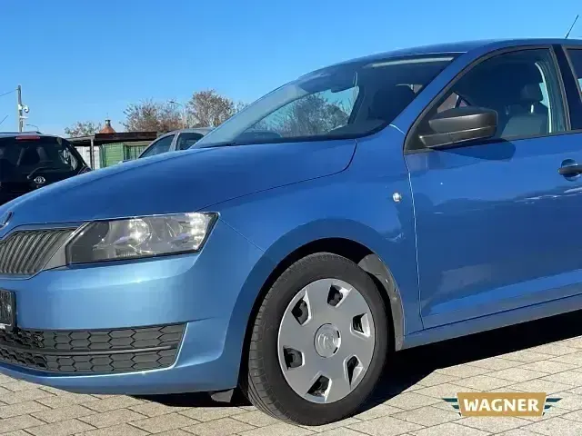Używany Skoda Rapid Active 75 KM (55 kW) 2014 Niebieski Hatchback