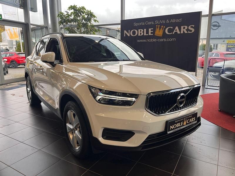 Weiß Gebraucht 2019 Volvo XC40 SUV | 29.690 € (Etwas zu teuer) - Bild 1/4