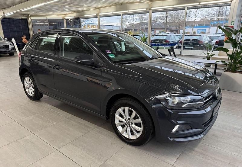 Grau Gebraucht 2021 VW Polo Comfortline Kleinwagen | 12.990 € (Guter Preis) - Bild 1/4