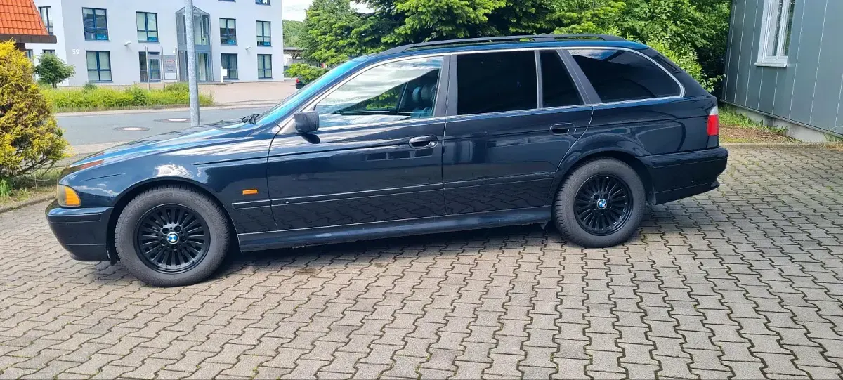 Gebraucht BMW 525 Basis 192 PS (141 kW) 2001 Schwarz Kombi