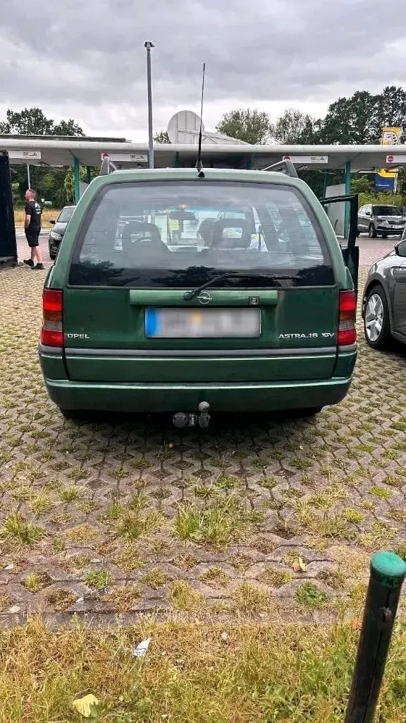 Gebraucht Opel Astra 101 PS (74 kW) 1996 Grün Kombi