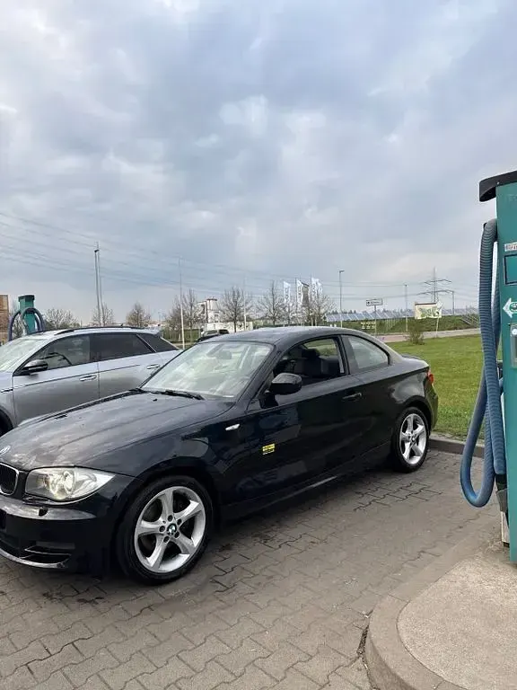Gebraucht BMW 120 Performance 177 PS (130 kW) 2010 Schwarz Kleinwagen