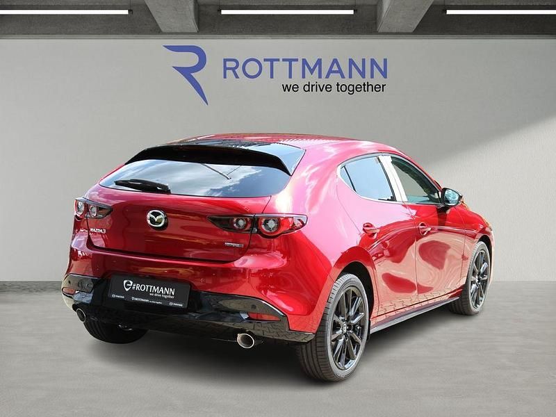 Neu Mazda 3 Homura-Line 140 PS (102 kW) 2025 Rot Limousine