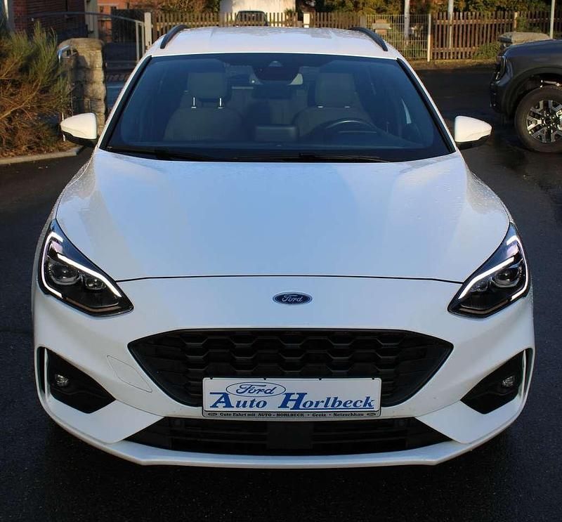 Gebraucht Ford Focus ST-Line X 155 PS (114 kW) 2021 Frostweiß Kombi