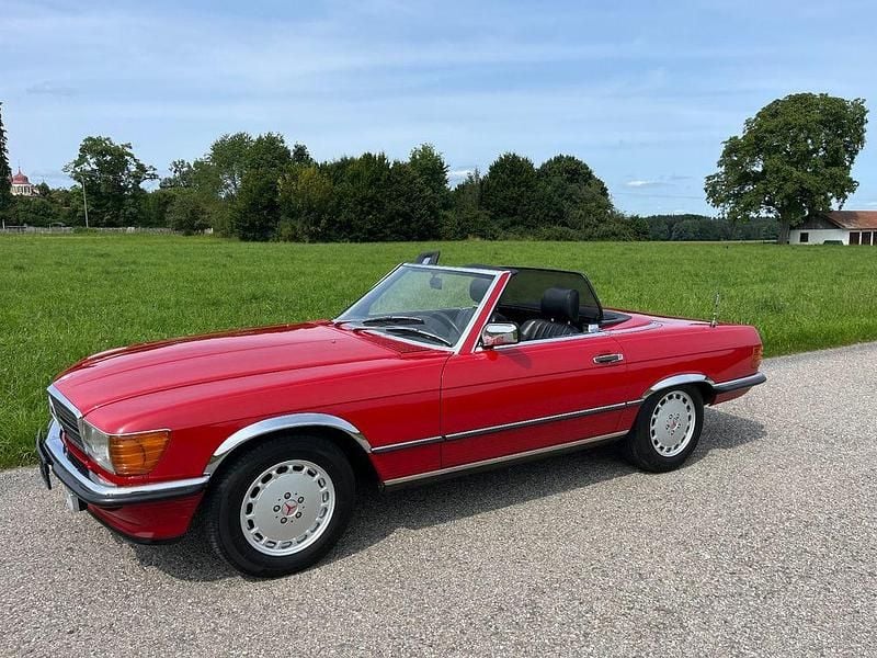 Rot Gebraucht 1985 Mercedes 300 Cabrio | 38.500 € - Bild 1/4