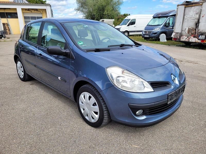 Blau Gebraucht 2006 Renault Clio II Kleinwagen | 1.650 € (Fairer Preis) - Bild 1/4