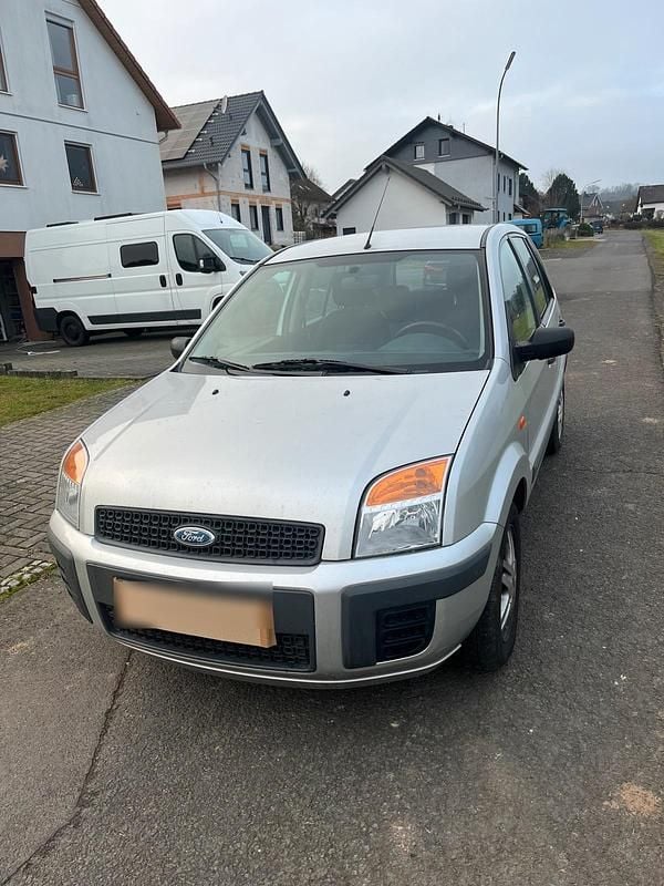 Silber Gebraucht 2007 Ford Fusion Limousine | 2.699 € (Fairer Preis) - Bild 1/4