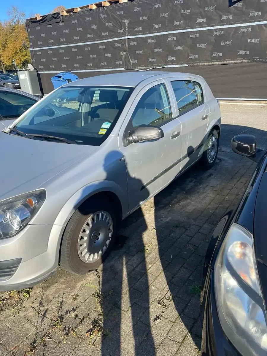 Gebraucht Opel Astra 90 PS (66 kW) 2004 Silber Limousine