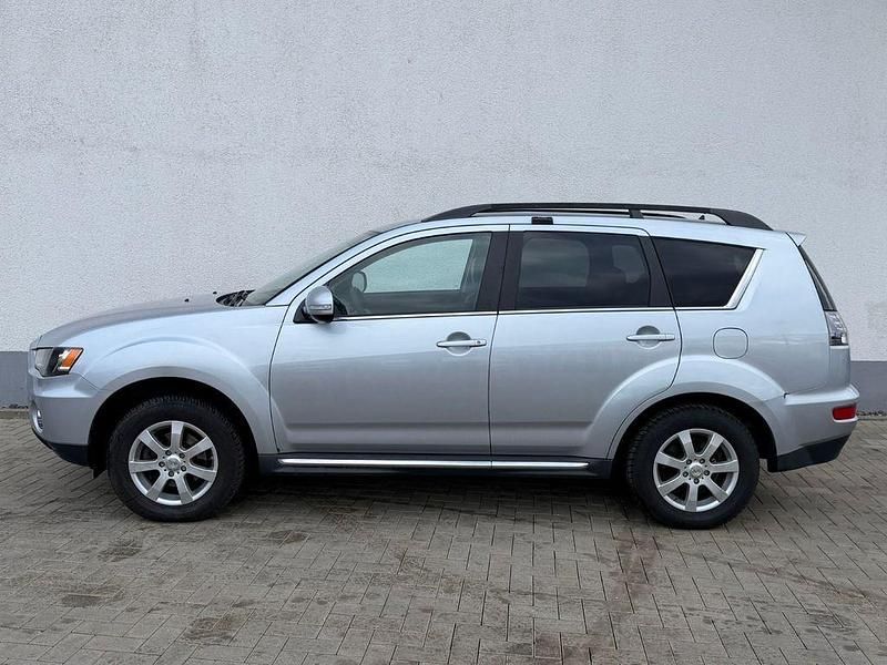 Gebraucht Mitsubishi Outlander Edition 177 PS (130 kW) 2011 Silber SUV