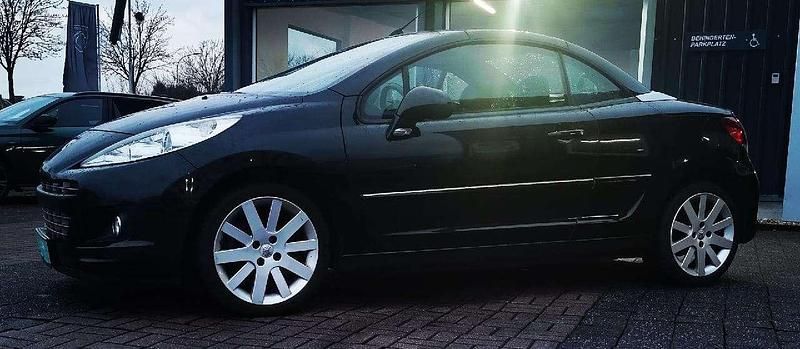 Gebraucht Peugeot 207 Platinum 156 PS (114 kW) 2011 Schwarz Cabrio