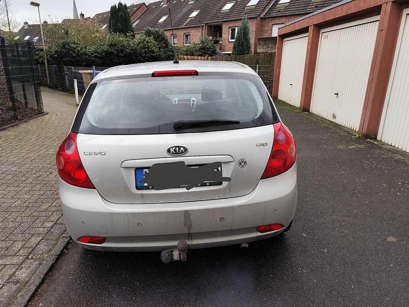 Gebraucht Kia Ceed LX 116 PS (85 kW) 2006 Silber Kleinwagen