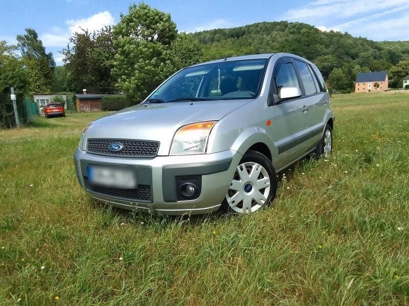 Grau Gebraucht 2007 Ford Fusion Kleinwagen | 1.650 € - Bild 1/4