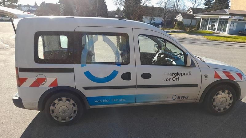 Gebraucht Opel Combo Life 94 PS (69 kW) 2008 Silber Kombi