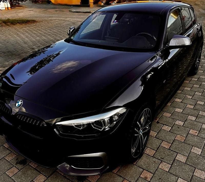 Schwarz Gebraucht 2018 BMW M140 M Sport Limousine | 35.800 € (Fairer Preis) - Bild 1/4
