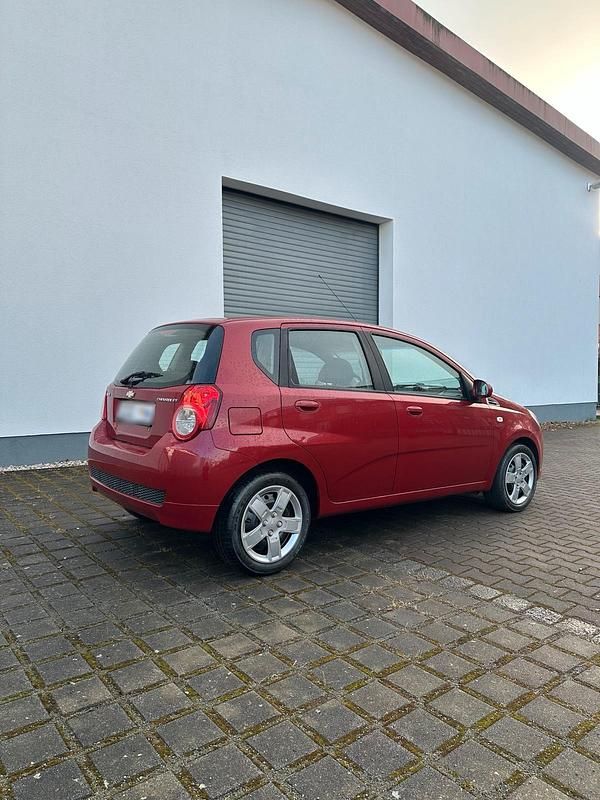 Gebraucht Chevrolet Aveo 84 PS (61 kW) 2010 Rot Kleinwagen
