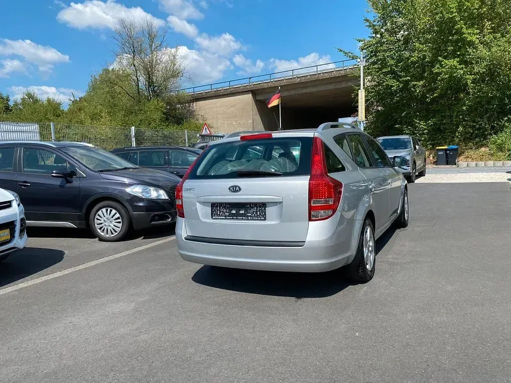 Gebraucht Kia Ceed 90 PS (66 kW) 2012 Grau Kleinwagen
