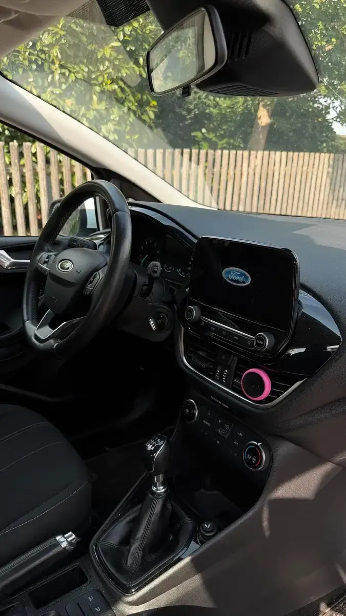 Gebraucht Ford Fiesta 100 PS (73 kW) 2018 Weiß Kleinwagen