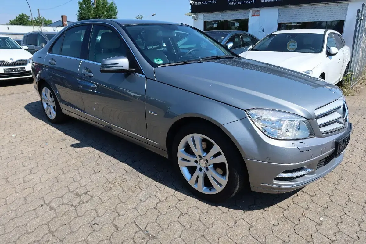 Gebraucht Mercedes C300 231 PS (169 kW) 2009 Silber Limousine