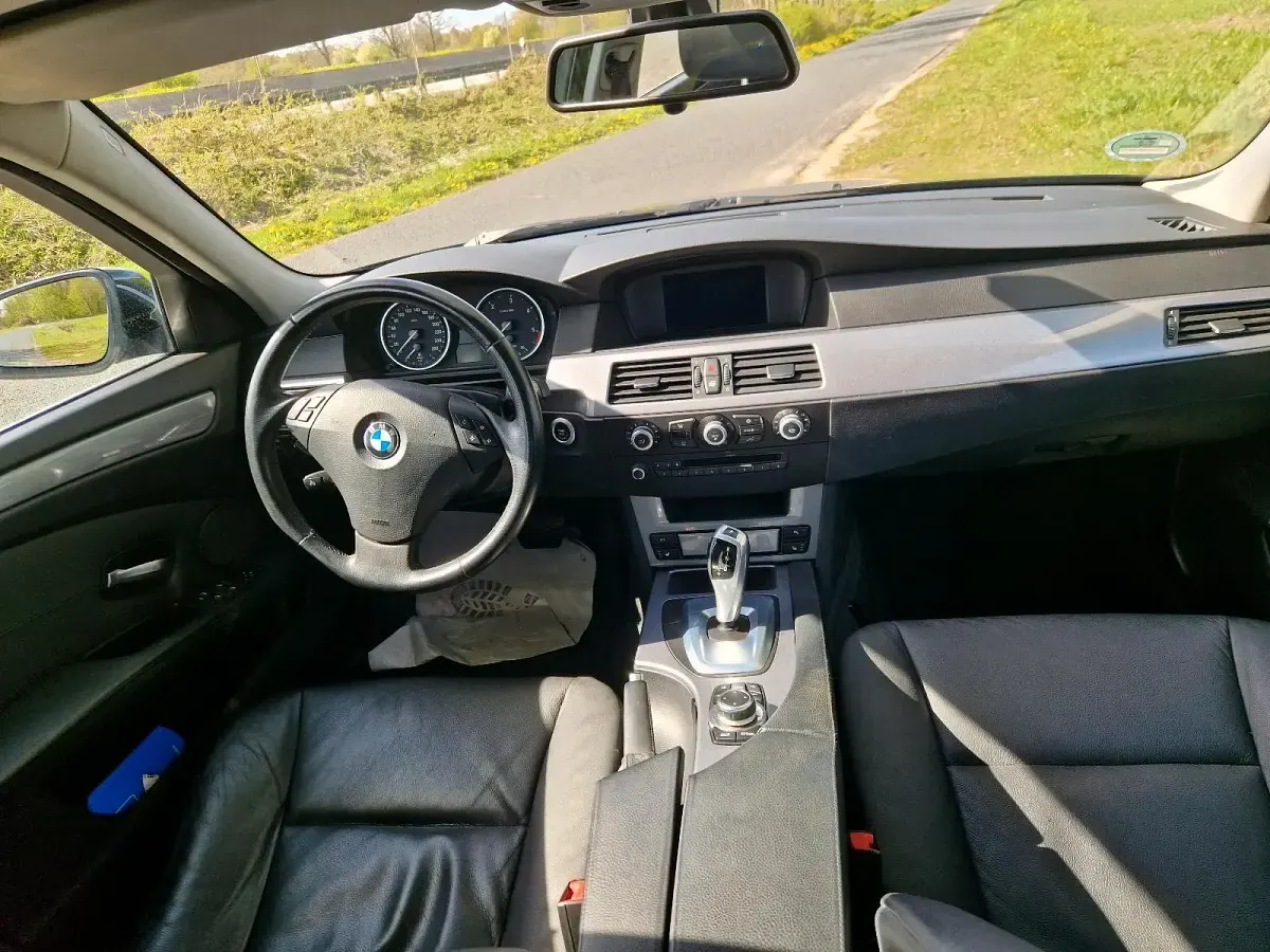 Second-hand BMW 525 197 CP (144 kW) 2009 Negru Break