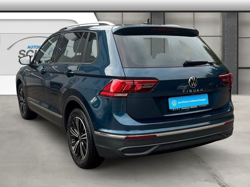 Gebraucht VW Tiguan Active 150 PS (110 kW) 2021 Nightshade blue metallic (metallic) SUV