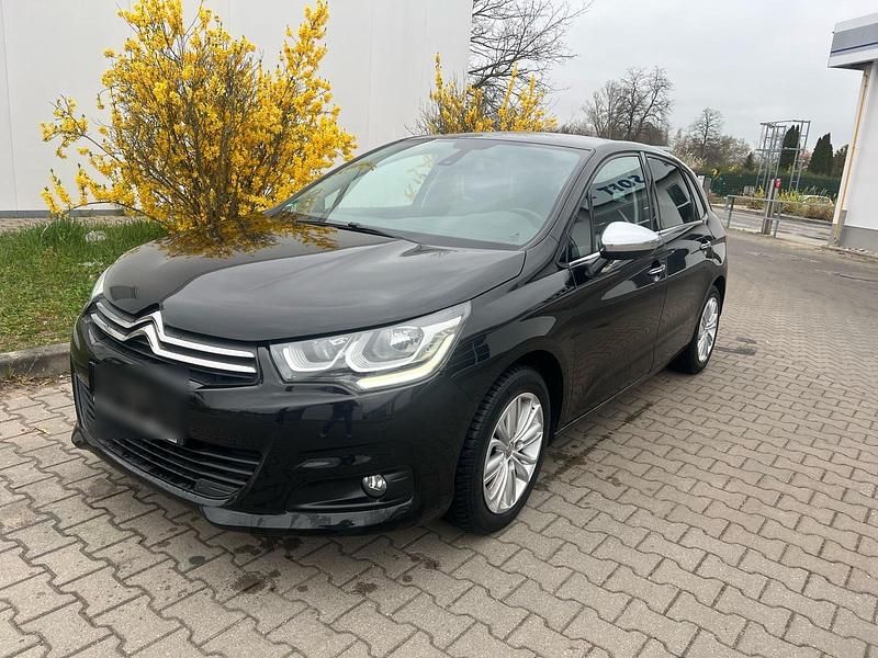Schwarz Gebraucht 2015 Citroën C4 Limousine | 6.800 € (Fairer Preis) - Bild 1/4