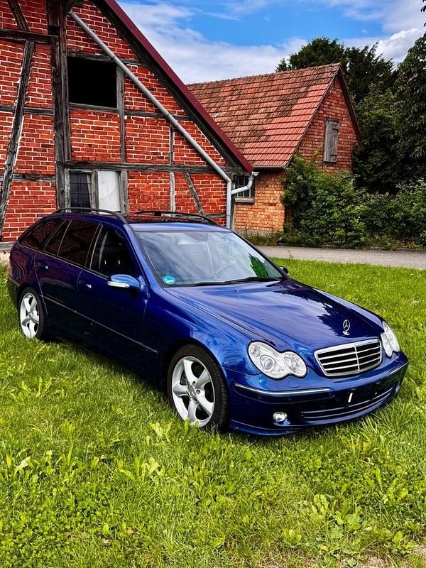 Blau Gebraucht 2006 Mercedes C200 Avantgarde Kombi | 5.900 € - Bild 1/4