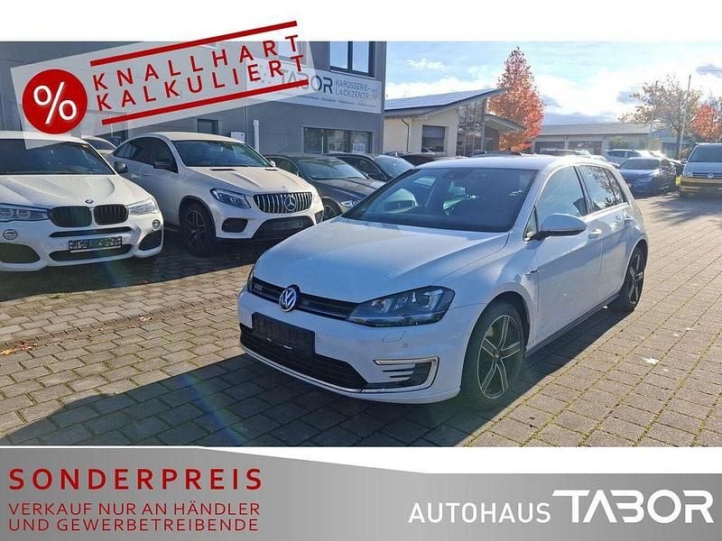 Pure white Gebraucht 2016 VW Golf VII GTE Limousine | 11.785 € (Guter Preis) - Bild 1/4