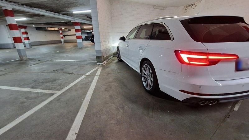 Second-hand Audi A4 Design 218 CP (160 kW) 2018 Alb Break