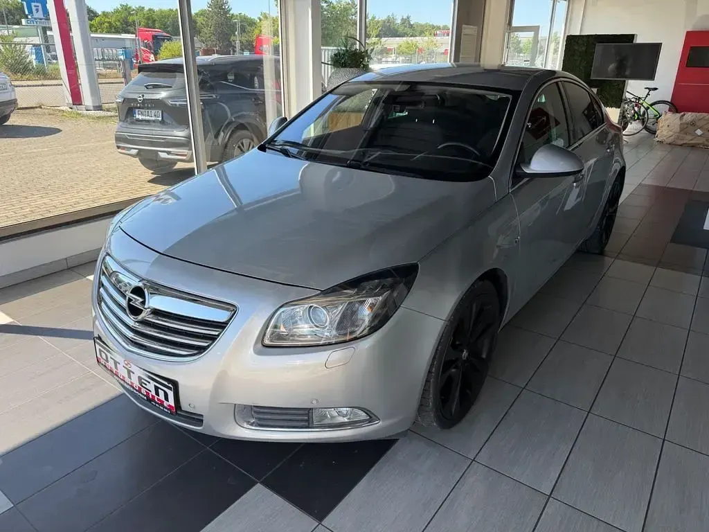 Gebraucht Opel Insignia Active 160 PS (117 kW) 2013 Silber Limousine