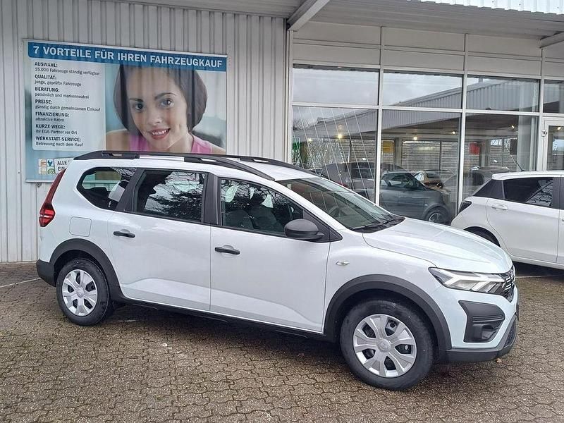 Weiß Gebraucht 2023 Dacia Jogger Essentiel Van / Kleinbus | 18.446 € (Fairer Preis) - Bild 1/4