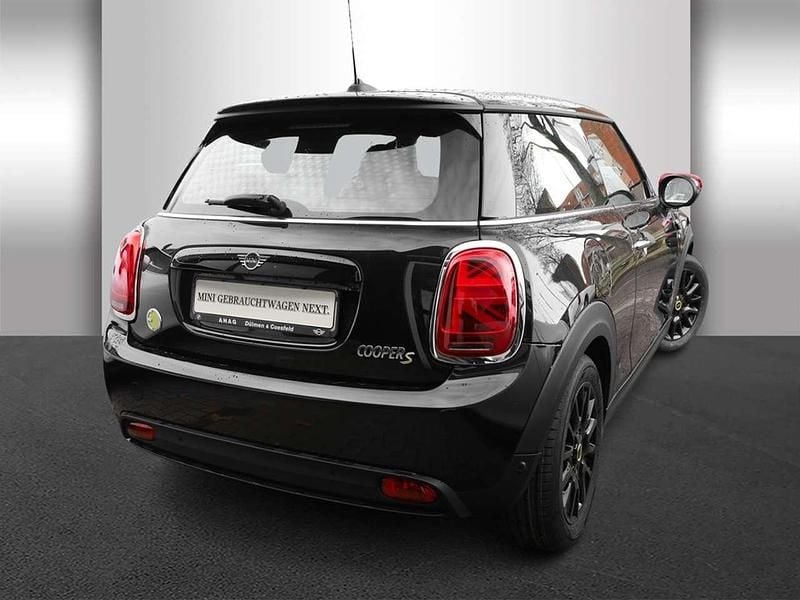 Gebraucht Mini Cooper SE Classic 135 kW (184 PS) 2022 Midnight schwarz Kleinwagen